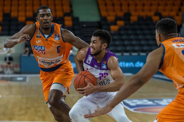 更是回应球 更是回应球